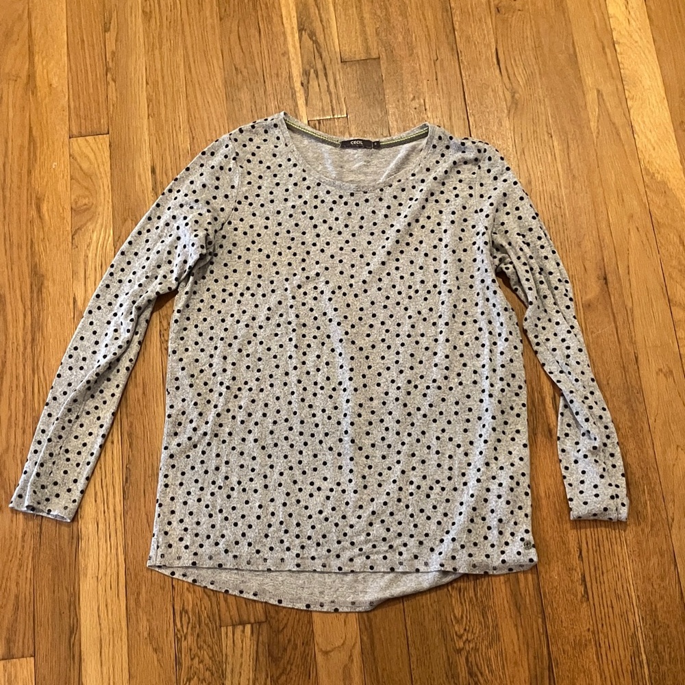 Cecil women’s size small grey and black polka dots long sleeve